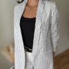 marynarka-biala-w-czarne-paski-smart-casual-vicolo